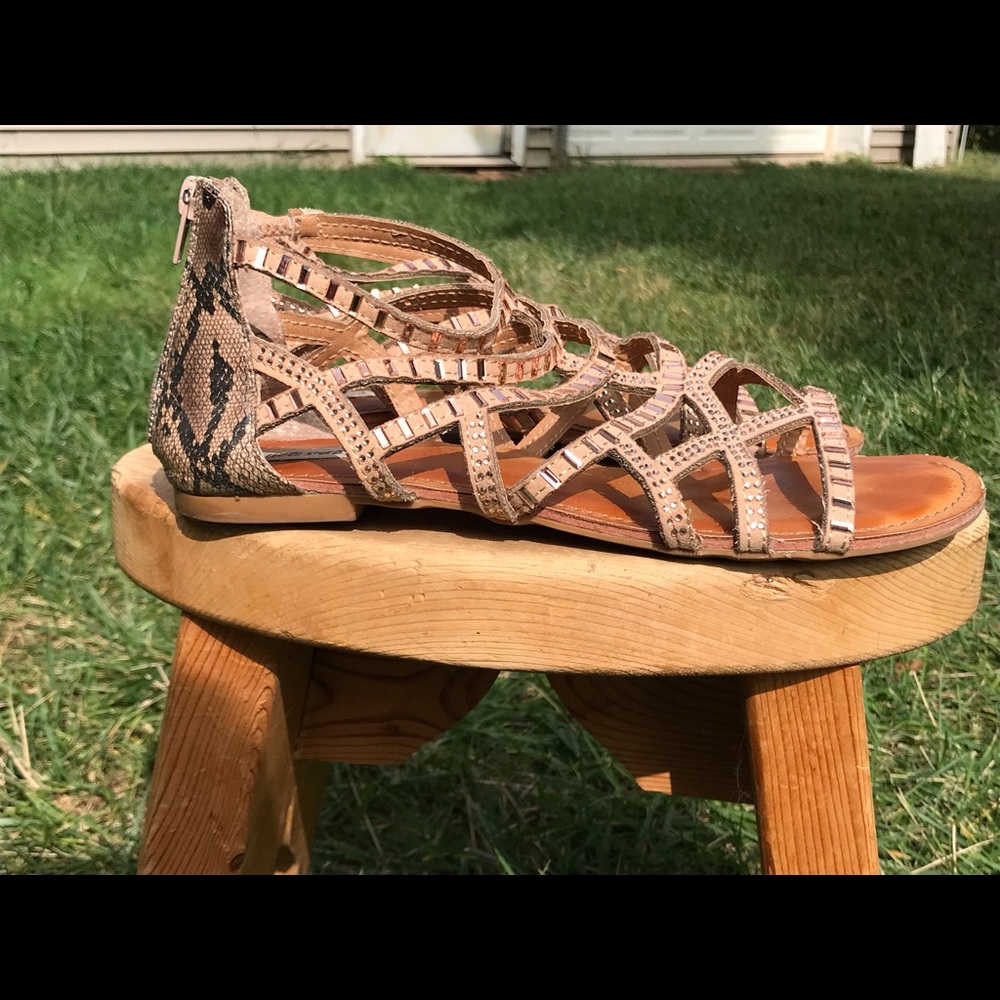 Cage-style flat sandals
